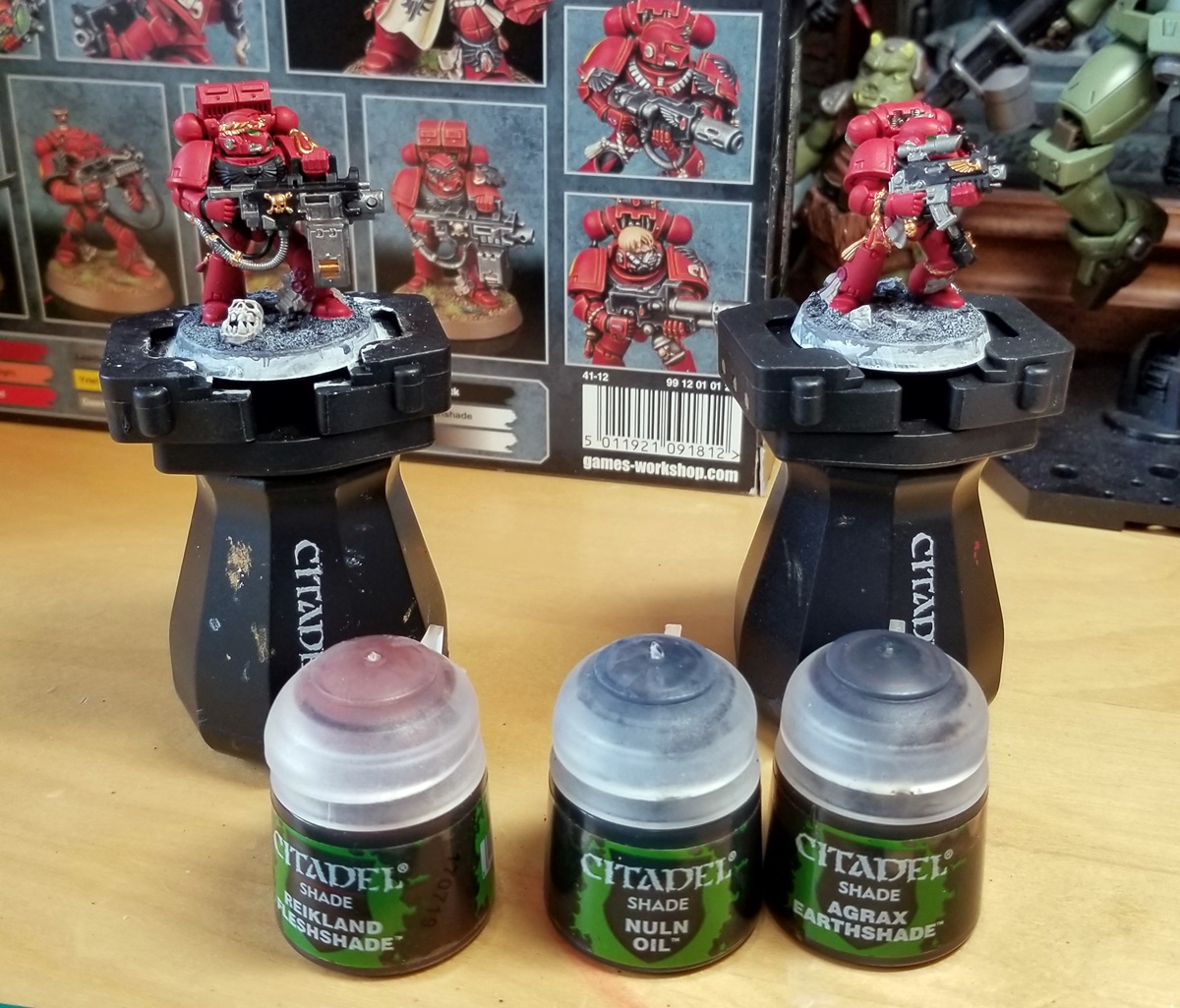 Nuln Oil & Agrax Earthshade What's The Difference Between Normal& Gloss, Its Not Just Glossy